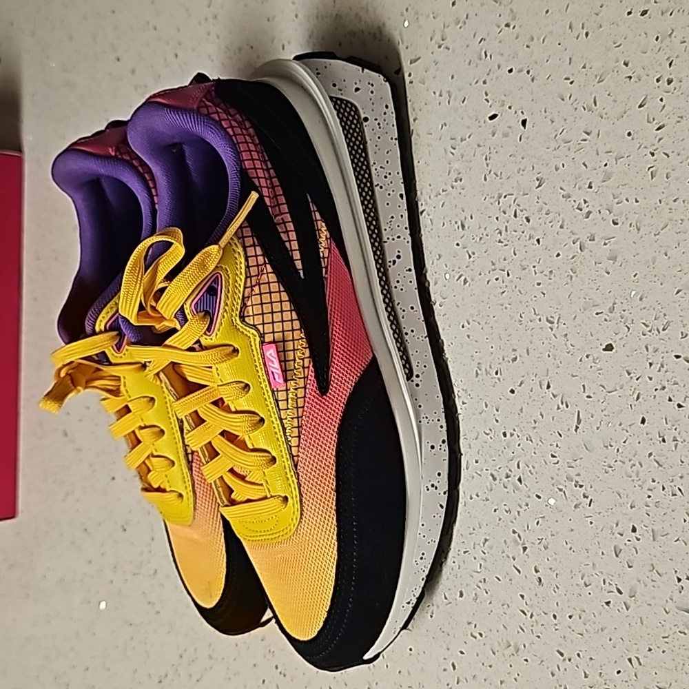 Fila Women's Yellow and Black Sneakers - Picture 2 of 8